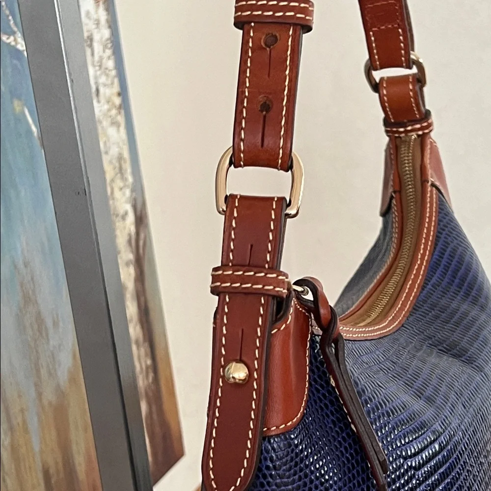 Dooney and Bourke Reptile/Snake print Navy Blue Handbag - Picture 4 of 16